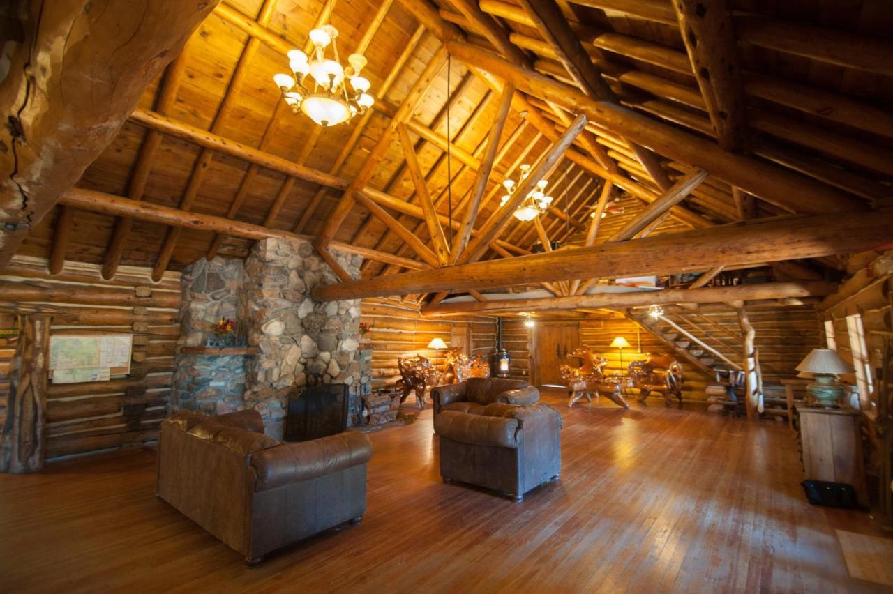 Centennial Snowy Mountain Lodge المظهر الخارجي الصورة