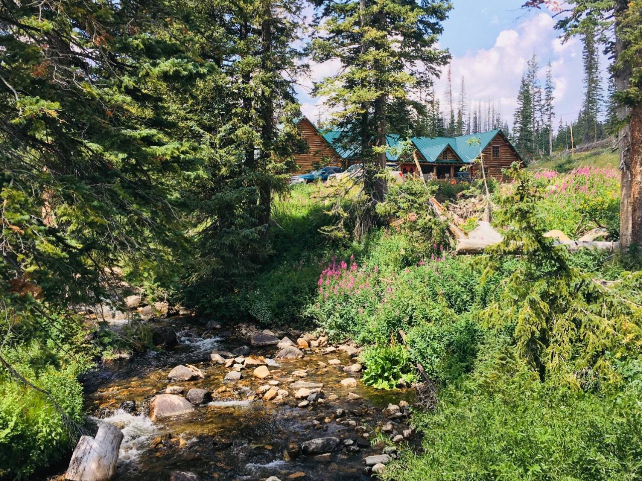 Centennial Snowy Mountain Lodge المظهر الخارجي الصورة